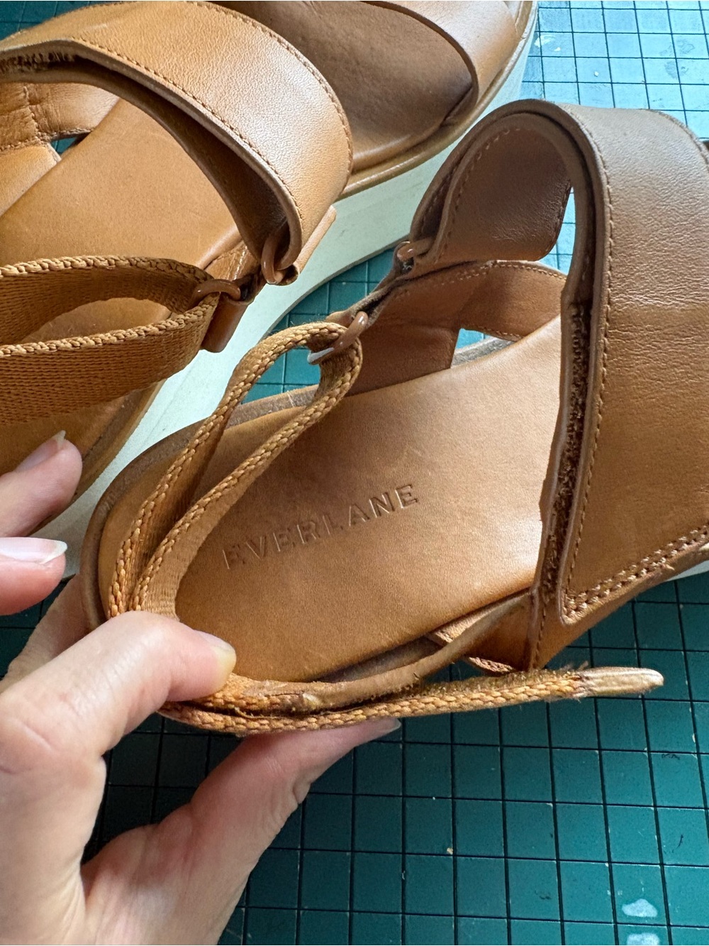 Everlane Tan Leather Double-Strap Sandals - size 8 - Picture 3 of 5